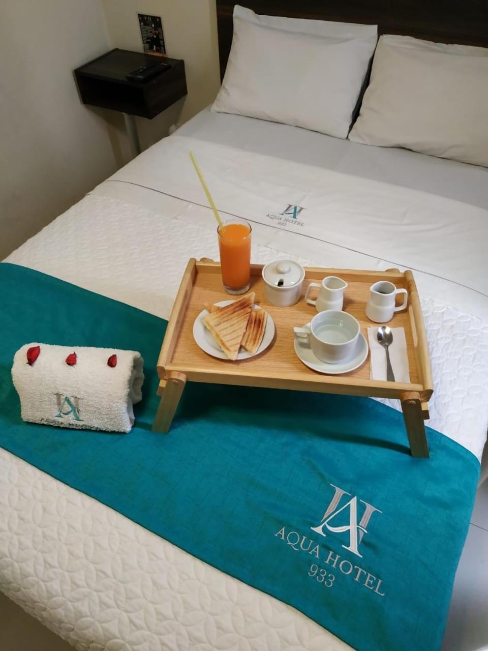Hotel Aqua 933 *